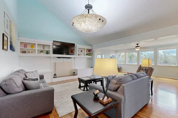 Peaceful home with expansive views of the Ashley River w/ outdoor living space