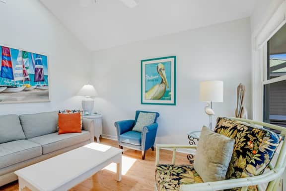 Private home w/access to shared pool, tennis, basketball courts & county park