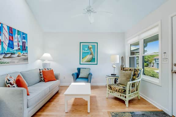 Private home w/access to shared pool, tennis, basketball courts & county park