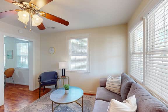 Quiet Retreat Near Downtown Charleston