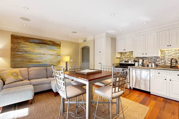 Refurbished Villa with Private Wooded Views, Tennis & Nearby Beach Access