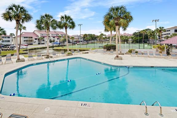 Riverfront condo with great river view, pool & tennis - close to beach & town