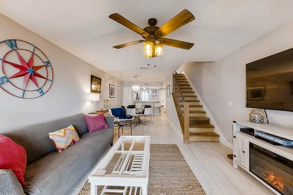 Riverfront condo with great river view, pool & tennis - close to beach & town