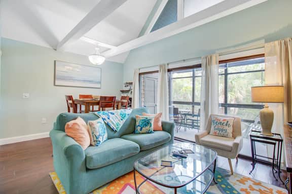 Second-floor villa with great lagoon views - steps from the beach