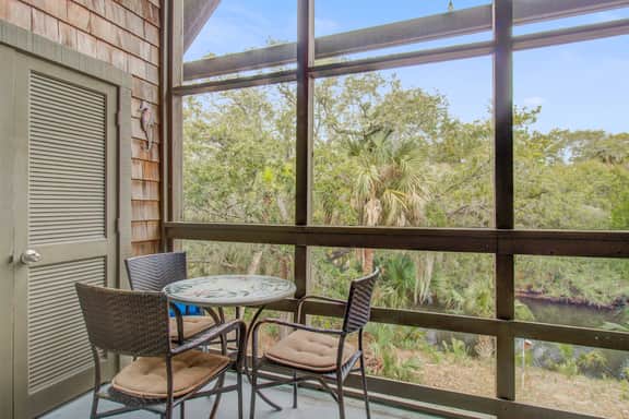 Second-floor villa with great lagoon views - steps from the beach