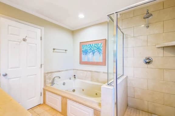 Spacious oceanfront home w/ free WiFi and large deck overlooking the beach