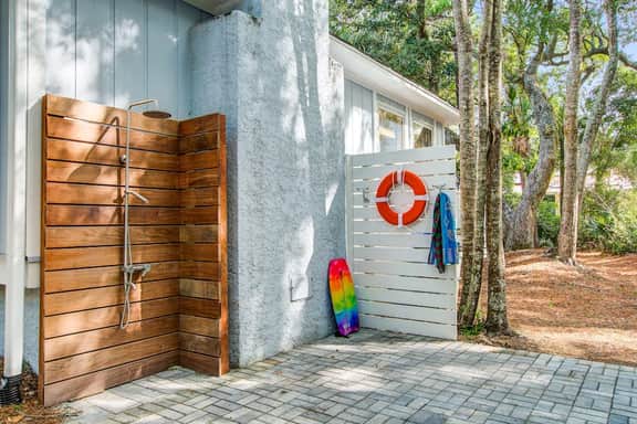 Stunning home, close to beach with large deck, pool & outdoor shower
