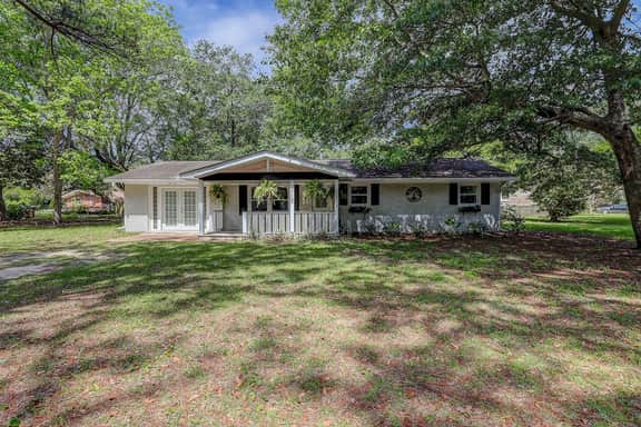 Stylish, Dog-Friendly, 30-Day Rental House w/Free WiFi, W/D, and Furnished Patio