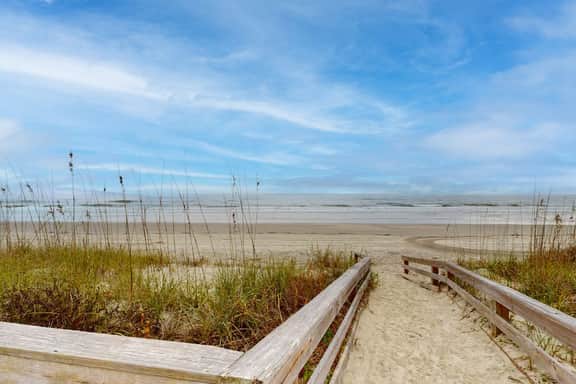 Updated Condo with shared tennis, close to Freshfields Village and beach