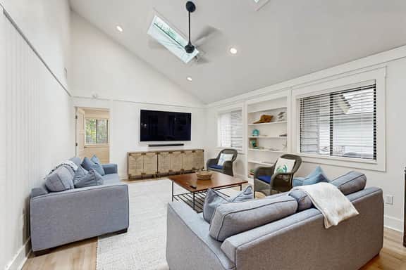 Updated cottage with beautiful views & screened porch - easy walk to beach/ park