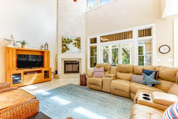 Upscale house with private pool, lagoon views - near beach & tennis