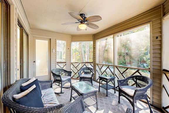 Waterfront Family Retreat with Pond Views - Close to Tennis and Golf - Dogs Welcome