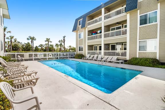 Well-appointed villa w/ community pool, ocean view, free WiFi