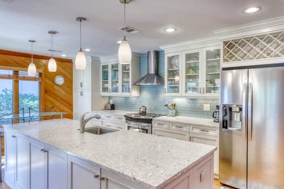 West Beach home with Plenty of Space - Moments Away from the Beach