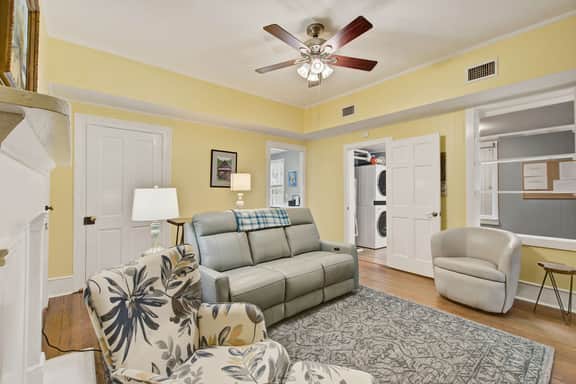 Charming downtown apartment just steps to King Street