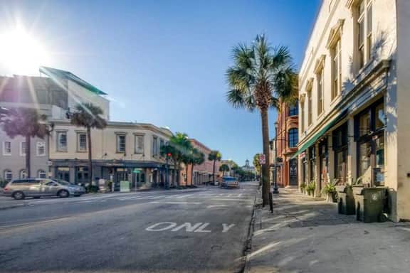 Charming downtown apartment just steps to King Street