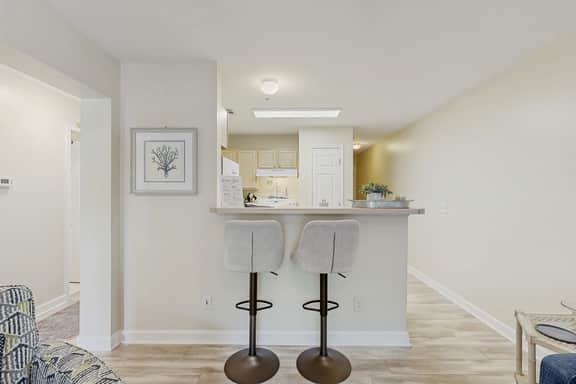 Lovely condo with marsh view, shaded balcony, central AC - 1 mile to Folly Beach - Image 4