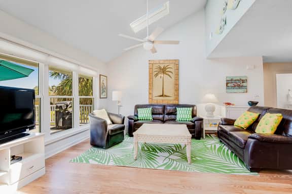 Private home w/access to shared pool, tennis, basketball courts & county park - Image 2