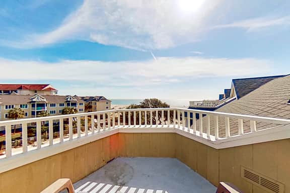 Lovely top floor villa in Wild Dunes with partial ocean views, pool, & W/D - Image 3