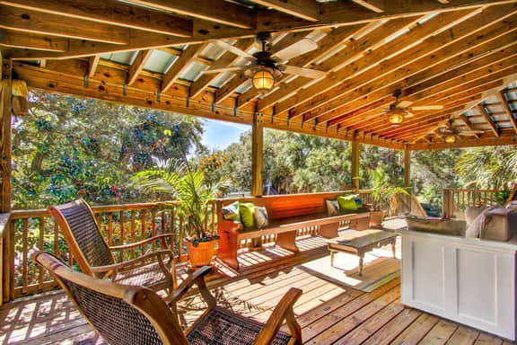 Dog-friendly tropical oasis w/ private deck/ yard - close to beach & everything - Image 4