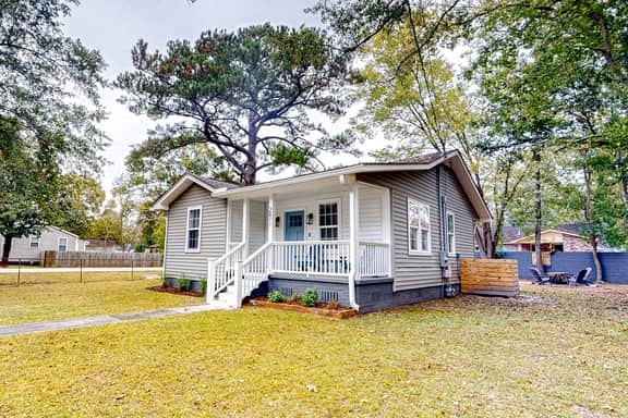 Cozy, Well-Appointed Home Near Top Charleston Destinations w/Firepit - Image 2