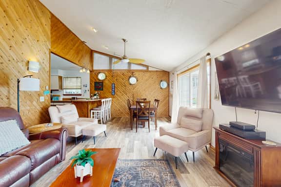Dog-Friendly Beach Home w/ Free WiFi & Private Washer/Dryer - Near Beach & Pier - Image 5