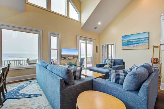 Oceanfront gem with amazing views, deck, & loft - walk to downtown Folly Beach - Image 3