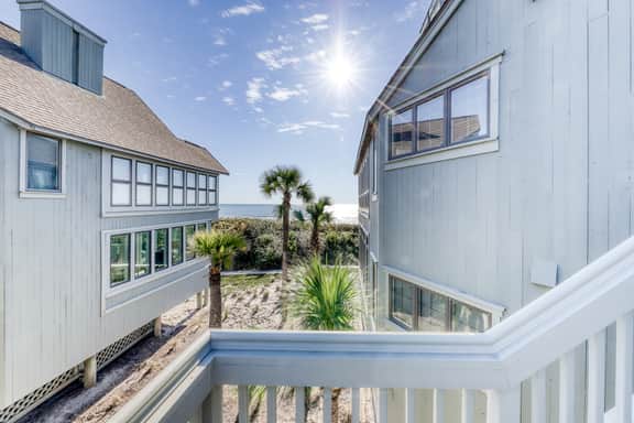 Dog-Friendly Waterfront Condo with Furnished Deck & Beach Views - Image 4