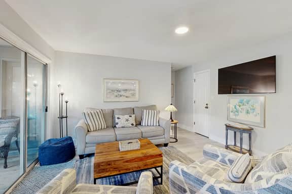 Relaxing Lagoon-View Villa Near Beach, Golf & Steps from Trails - Image 4