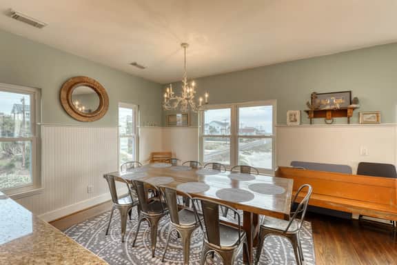 Raised oceanfront home with elevator & outdoor shower just steps from beach - Image 4