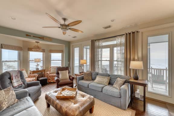 Raised oceanfront home with elevator & outdoor shower just steps from beach - Image 5