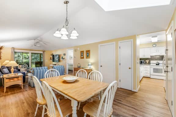 Charming Island Getaway with a Furnished Deck Offering Forest & Fairway Views - Image 5