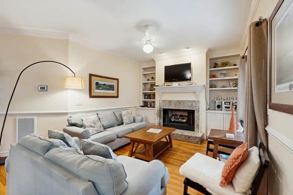 Spacious home with pool - walk to beach & golf - Image 5