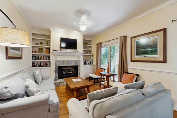 Spacious home with pool - walk to beach & golf - Image 4