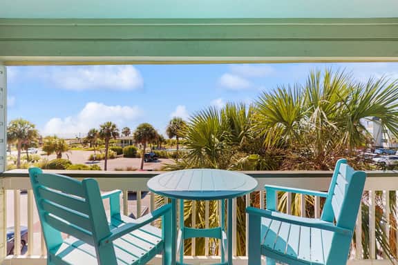 Oceanfront condo with water views, pool, balcony, & easy beach access - Image 2