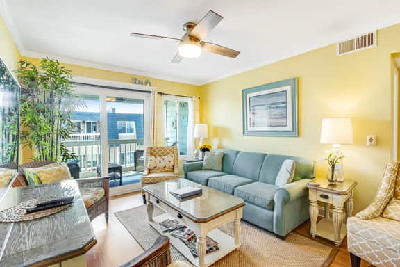 Well-appointed villa w/ community pool, ocean view, free WiFi - Image 4