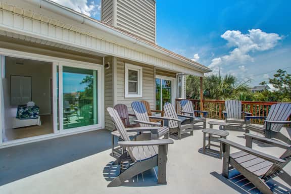 Restful beach home w/ large screen porch and open deck - easy walk to beach - Image 2