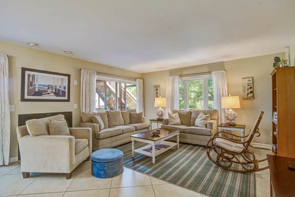 Restful beach home w/ large screen porch and open deck - easy walk to beach - Image 3