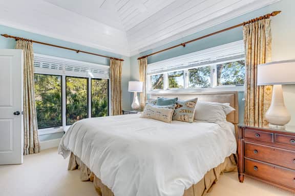 First Floor Villa with Lagoon Views and within walking distance of the beach - Image 3