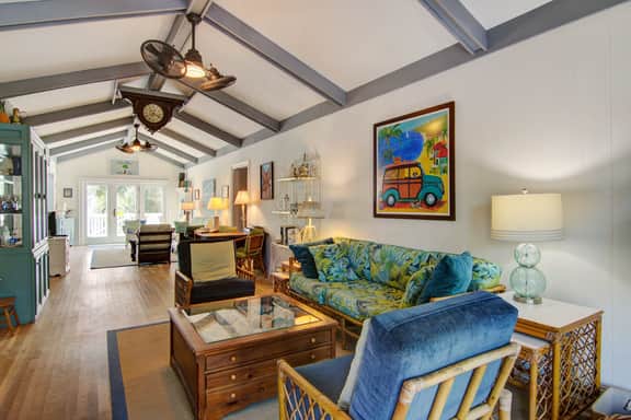 Dog-friendly coastal cottage w/deck & private gas grill - short walk to beach - Image 3