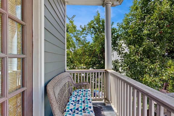 North Central, 30-Day Rental Home w/Double Porches, Garden Patio, and Free WiFi - Image 2