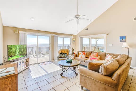 Stylish Oceanfront Home in a Great Location with WiFi & a Wood-Burning Fireplace - Image 2