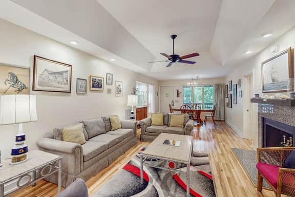 Scenic-view cottage with sunroom, deck, kitchen & pool - close to beach & golf - Image 4