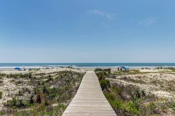 Second floor oceanfront villa with deck & full kitchen super close to the beach - Image 5