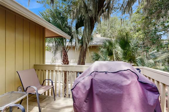 Spacious cottage with pool, tennis courts, gym facility & more - Image 2