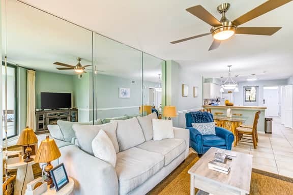 Beachfront villa w/ access to shared pool, beach, or golf, & w/shared gas grill - Image 2