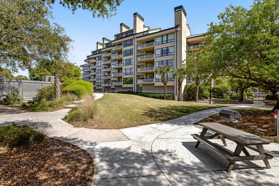 Oceanfront condo on the beach with shared pool, hot tub, & gorgeous decor - Image 3