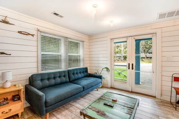 Coastal dog-friendly retreat near the beach with yard access and WiFi - Image 5