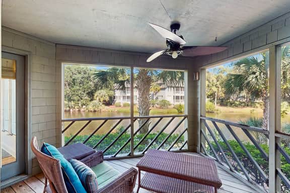 Lagoon-Front Villa w/ Screened Porch, WiFi & AC - Steps to Beach, Tennis & Golf - Image 2