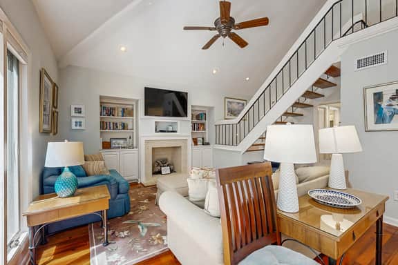 Bold villa with grill, outdoor shower & deck - by beach and Camp St. Christopher - Image 4